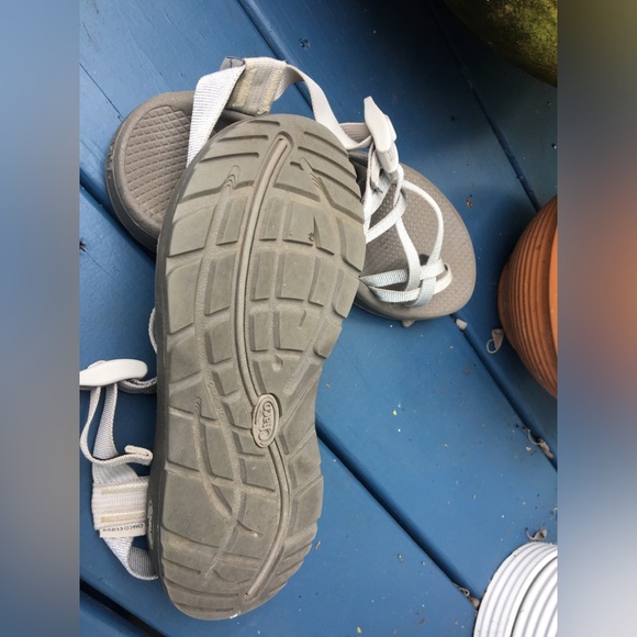 Chacos - Metallic silver Cloud size 7 womens - Picture 2 of 4